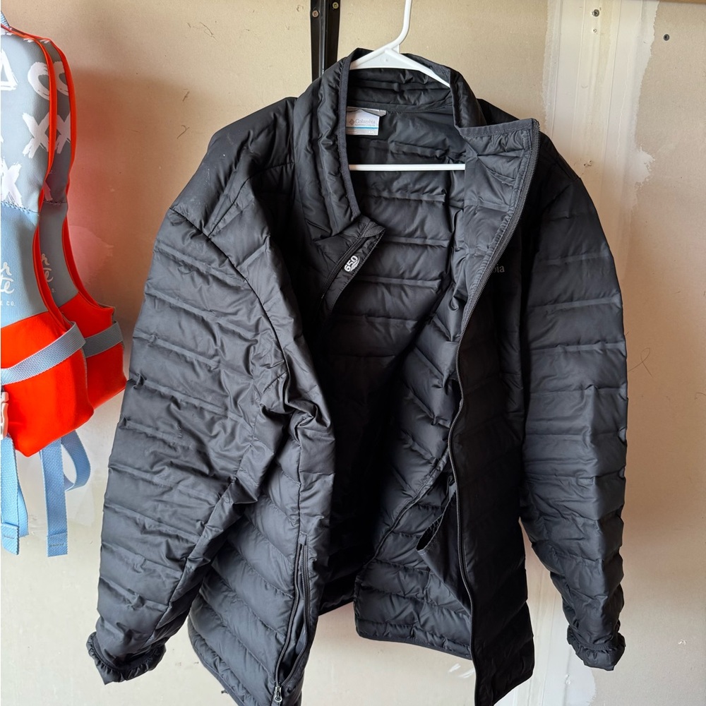 Columbia Men's Black Puffer Jacket